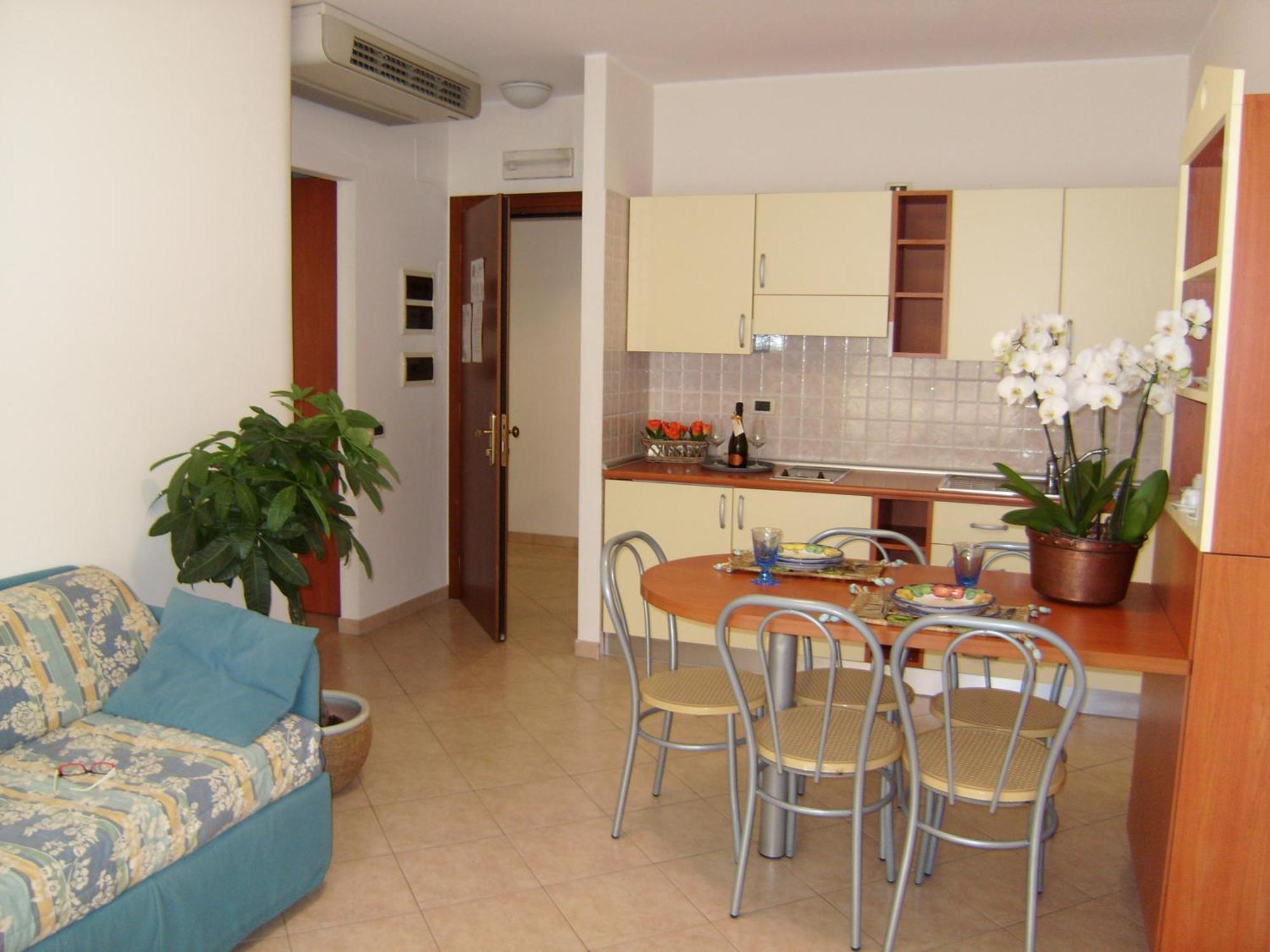 Residence Torre Del Mar Alba Adriatica Room photo